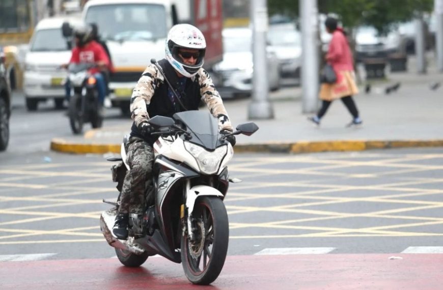 Gobierno prorroga hasta 2026 la suspensión de la placa única para motos
