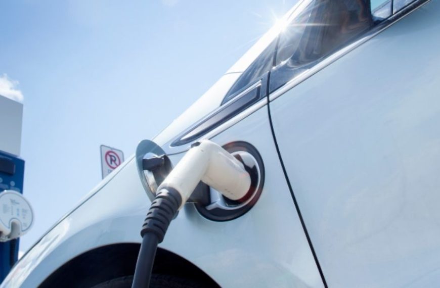 La electromovilidad impulsa cambios en el sector de posventa automotriz