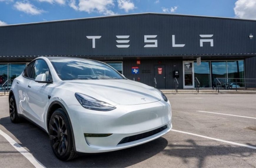 China pone en jaque a Tesla: obligará a eliminar sus manijas retráctiles electrónicas