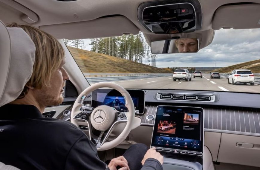 Países Bajos aprueba la conducción autónoma de Tesla bajo supervisión del conductor