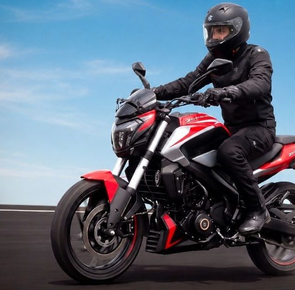 Dominar 250: Una moto con el equilibrio ideal entre potencia y eficiencia para el uso diario y viajes