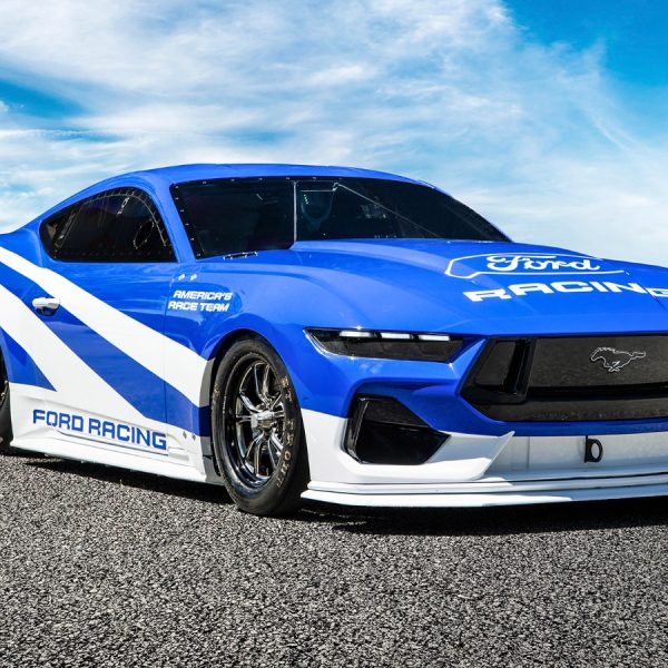 Ford Mustang ® Cobra Jet 2200 es el récord mundial de cuarto de milla para eléctricos