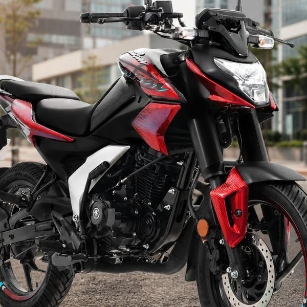 Conoce la nueva Pulsar N125 carburada: Una moto con diseño moderno y estilo único  