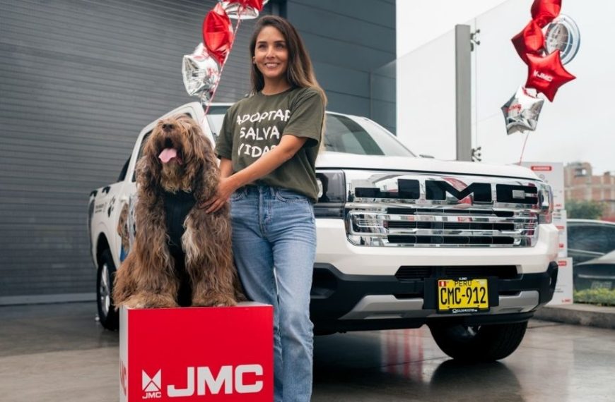 JMC fortalece su compromiso social y entrega una Grand Vigus a su embajadora de marca Tifa Grados para impulsar el rescate animal