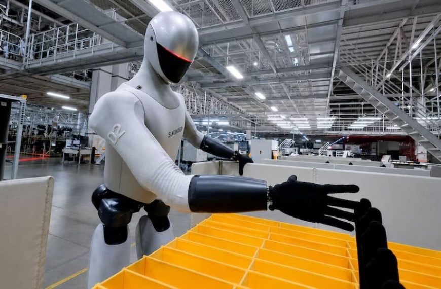 Robot humanoide fabrica autos en 76 segundos