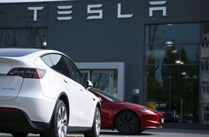 Tesla alcanza un nuevo récord: fabrica 10 millones de vehículos eléctricos y enfrenta el reto de duplicar su producción