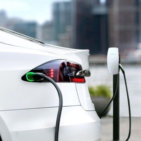 ¿Vas a comprar un auto eléctrico? aspectos que debes revisar antes de tomar una decisión