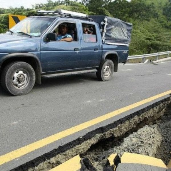 Cómo actuar ante un sismo si estás manejando: recomendaciones para evitar accidentes