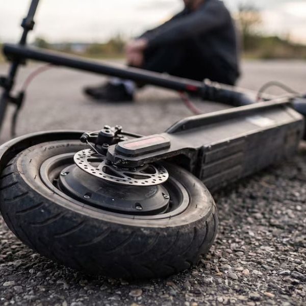 Monopatines eléctricos: estudio revela por qué pueden causar lesiones más graves que motos y bicicletas