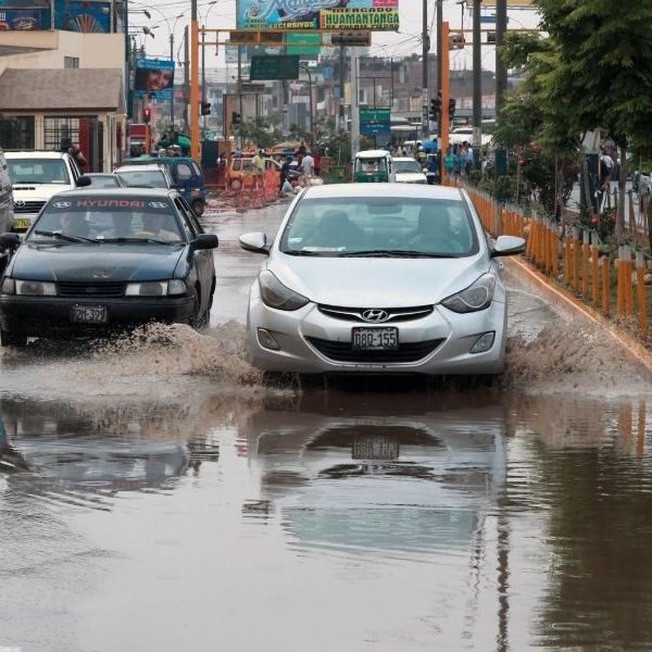 Consejos para conducir bajo la lluvia y evitar accidentes