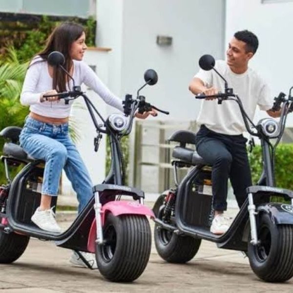 Invasión de motos eléctricas en Lima