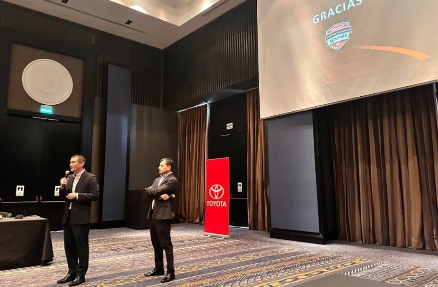 Toyota supera las 27 mil unidades vendidas a julio y fortalece su liderazgo en electrificación