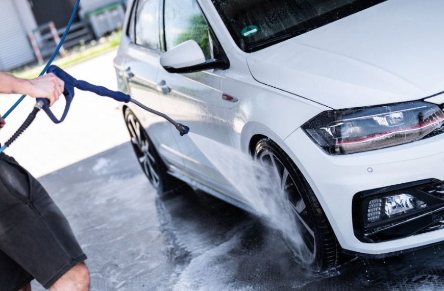 ¿Cada cuánto hay que lavar el carro en época de lluvias?