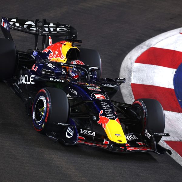 Red Bull Ford Powertrains celebra un hito histórico con la victoria en el GP de Singapur